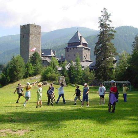 Burg Finstergrun Albergue Ramingstein Exterior foto