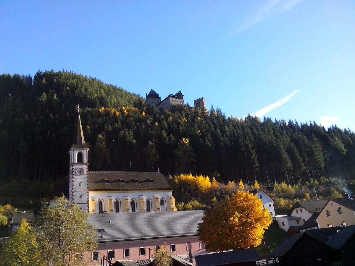 Burg Finstergrun Albergue Ramingstein Exterior foto